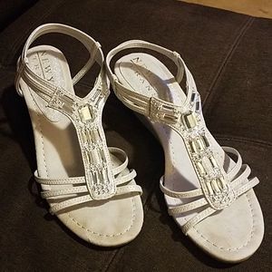 David's Bridal New York Transit Women's Wedge heel